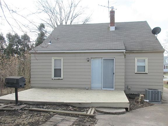 3rd image of 18413 Edinboro Ave