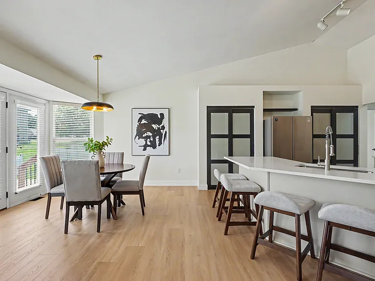 8003 Knights Crossing Dr — Photo 13