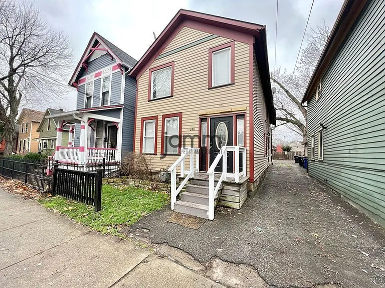 3911 Bridge Ave #B — Photo 1