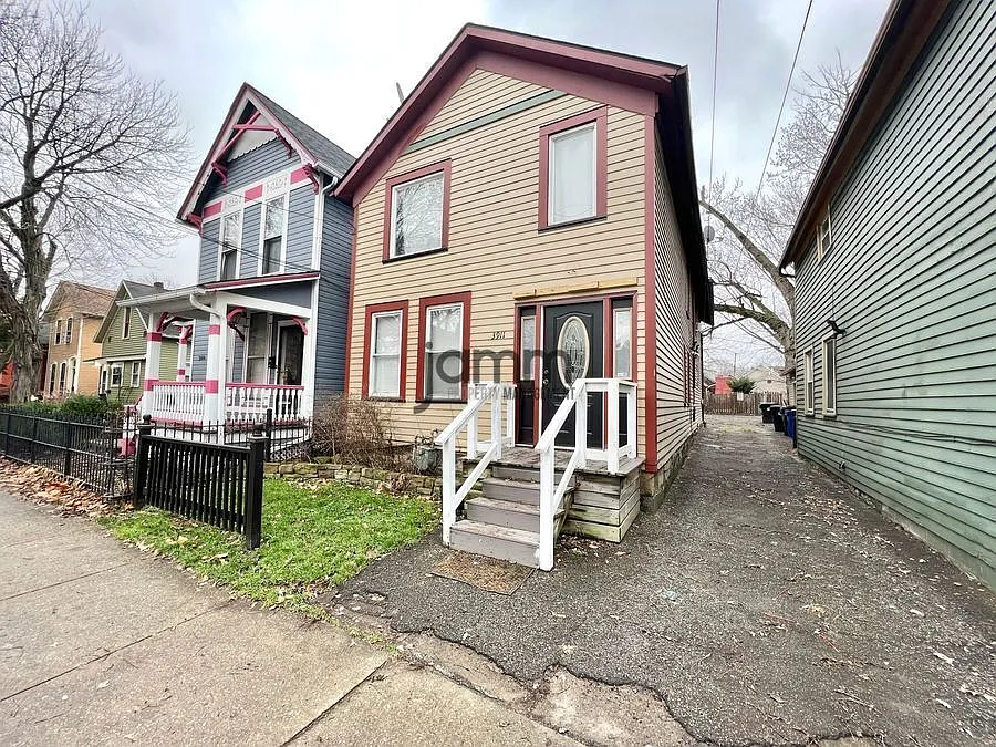 3911 Bridge Ave #B
