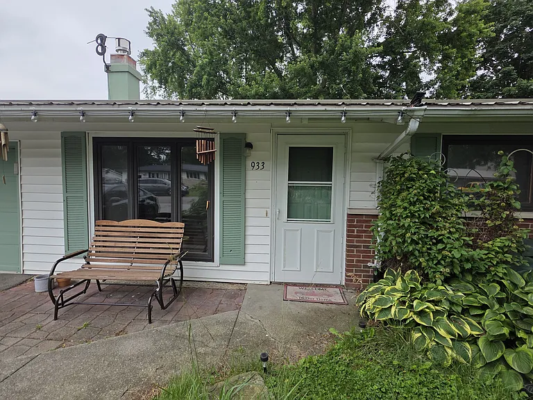 933 Cottonwood Dr — Photo 15