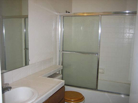 3rd image of 1582 Four Oaks Cir