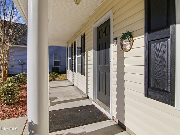 4th image of 119 Woodford Road NE