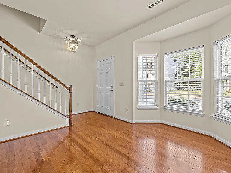 2713 Wyntercrest Ln — Photo 4