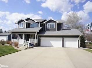 1607 Grand St, Webster City, IA 50595