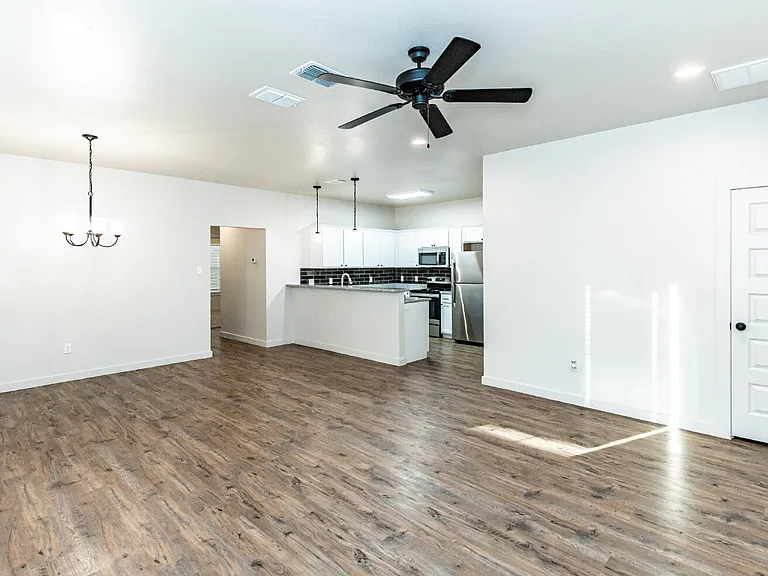1008 N 7th St — Photo 12