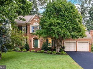 13196 Ashvale Dr, Fairfax, VA 22033