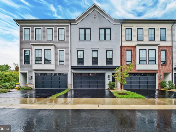777 Bonefish Dr, Woodbridge, VA 22191