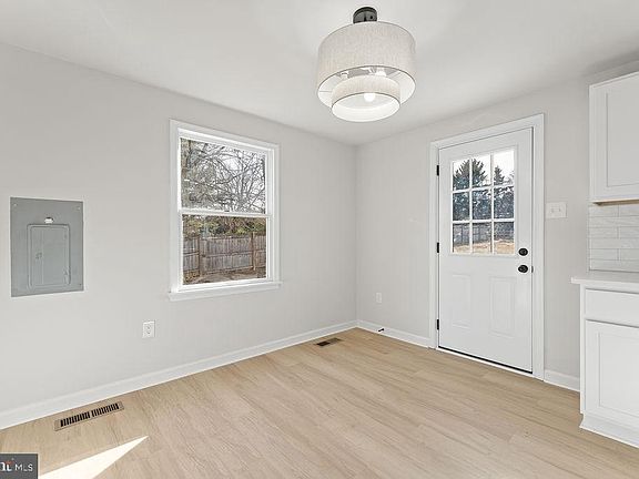 3rd image of 8437 Pamunkey Rd