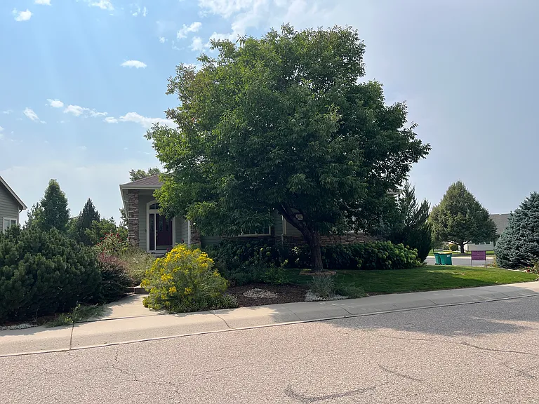 8493 Castaway Dr — Photo 2