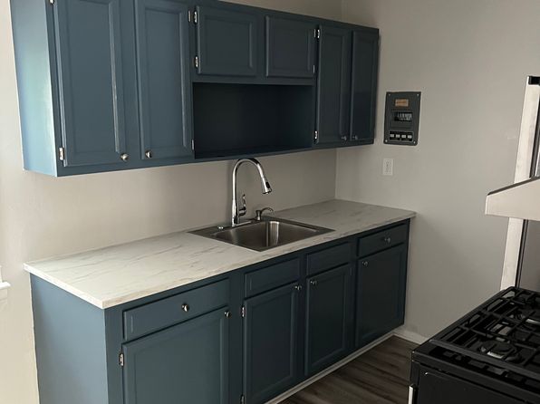 22 Albany St APT 4