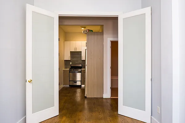 Rented by Nooklyn NYC LLC | media 24