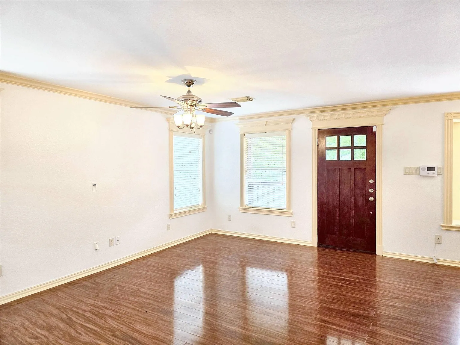 3 bed, 2.0 bath, 1128 sqft, $1,795 — Photo 4