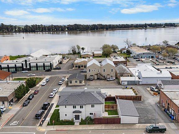 5th image of 47 N 2nd St