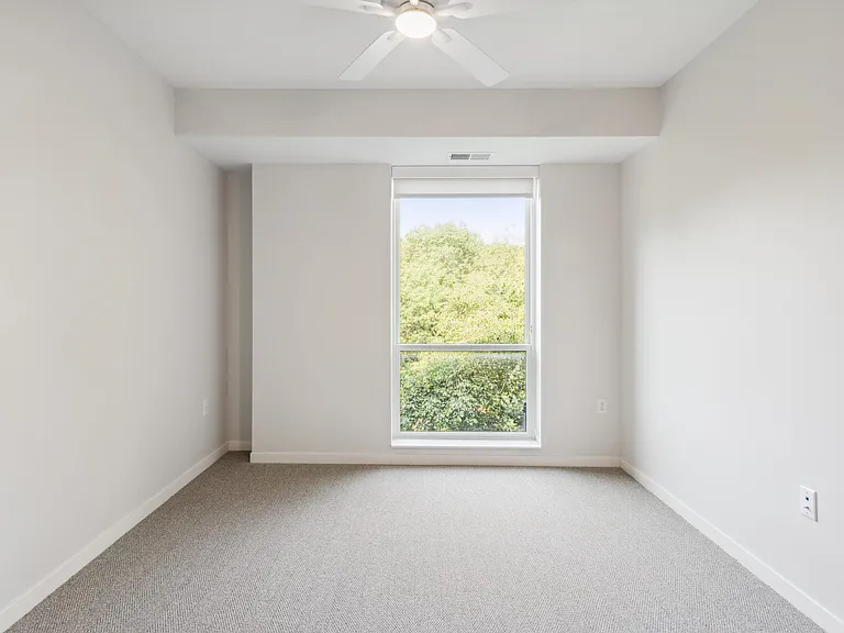 The Eloise Apartments — Photo 78