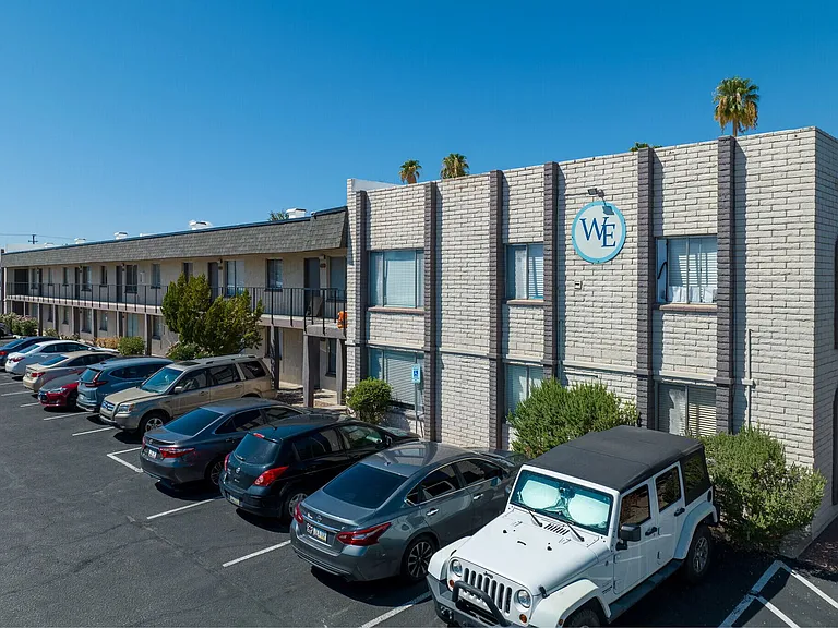 Waters Edge Apartments — Photo 16