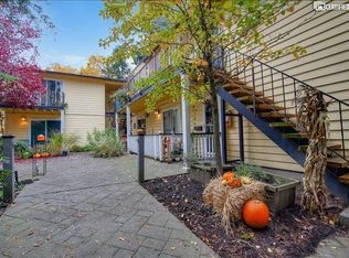 3561 SW Troy St APT 5, Portland, OR 97219