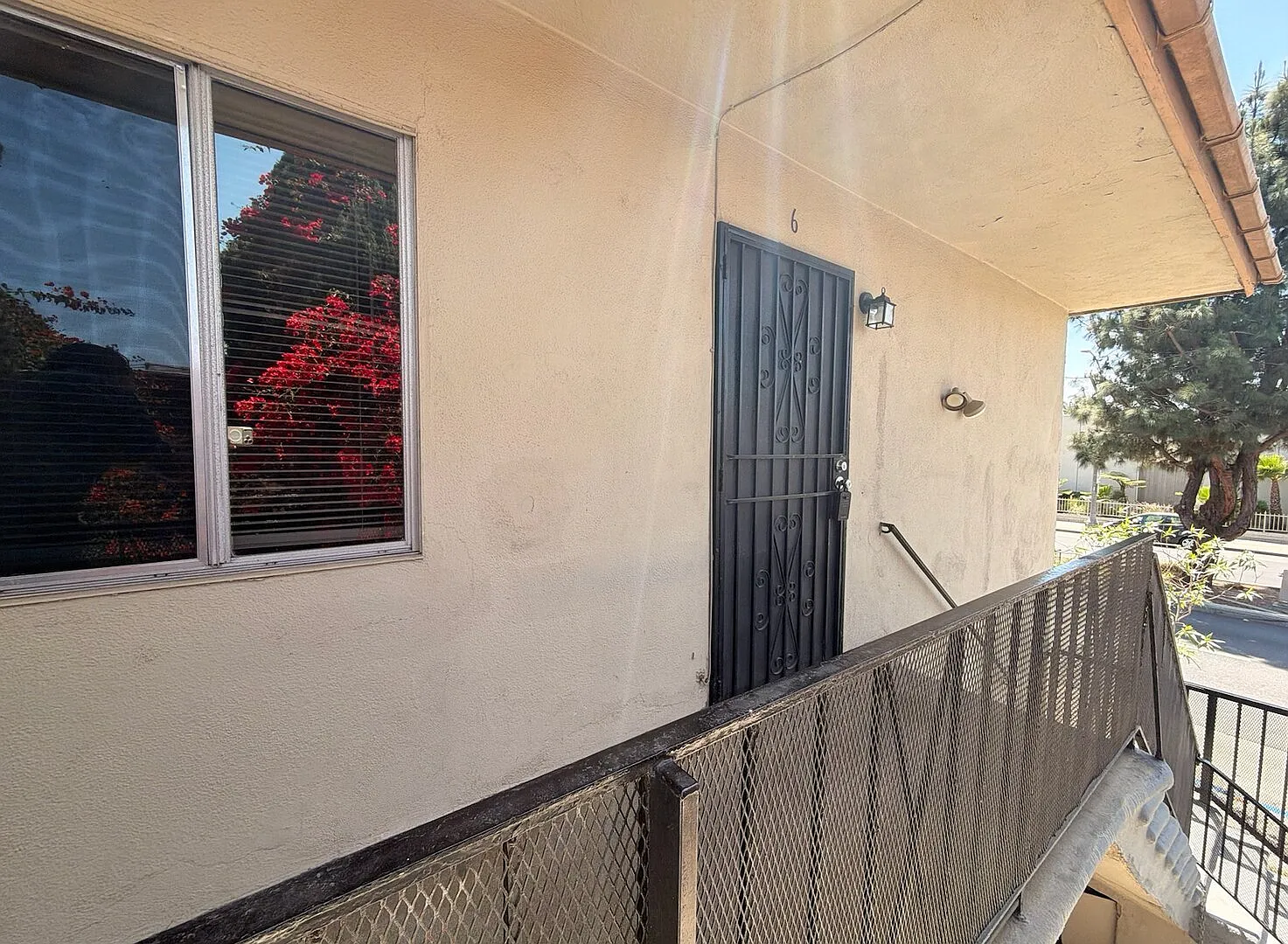 3348 Santa Fe Ave — Photo 2