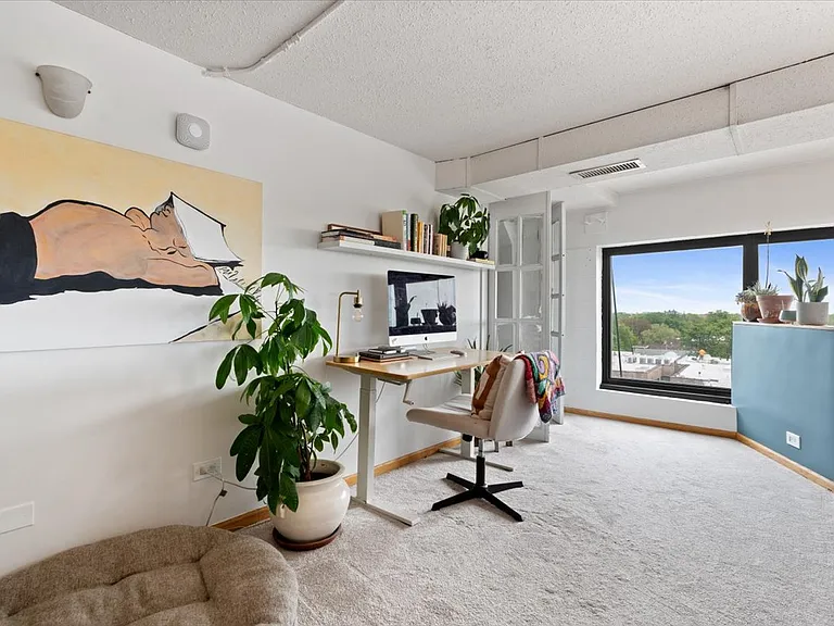 1934 N Washtenaw Ave #404 — Photo 12
