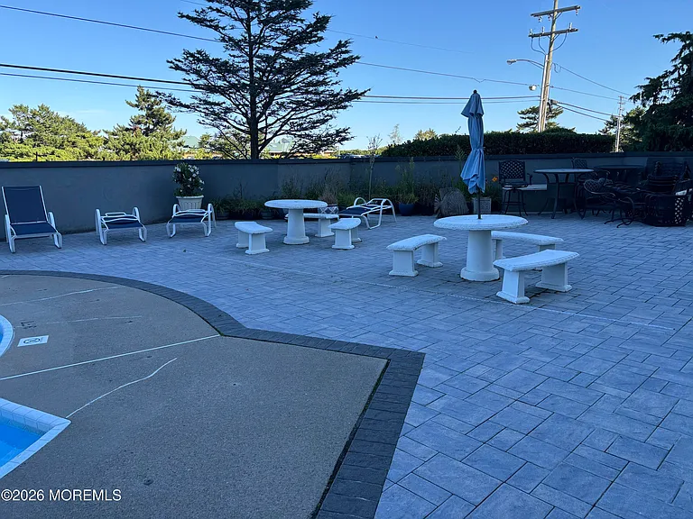 300 Ocean Ave N #D5 — Photo 14