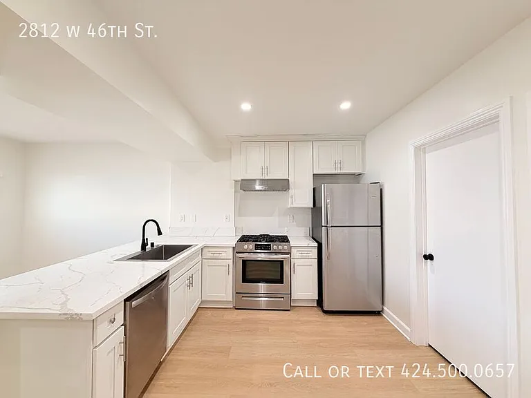 2812 W 46th St — Photo 1