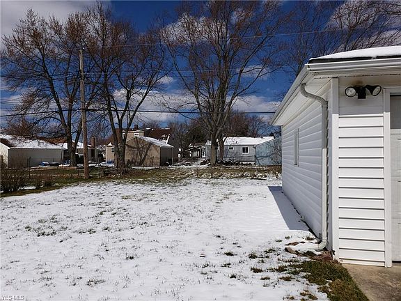 4th image of 10900 Kader Dr