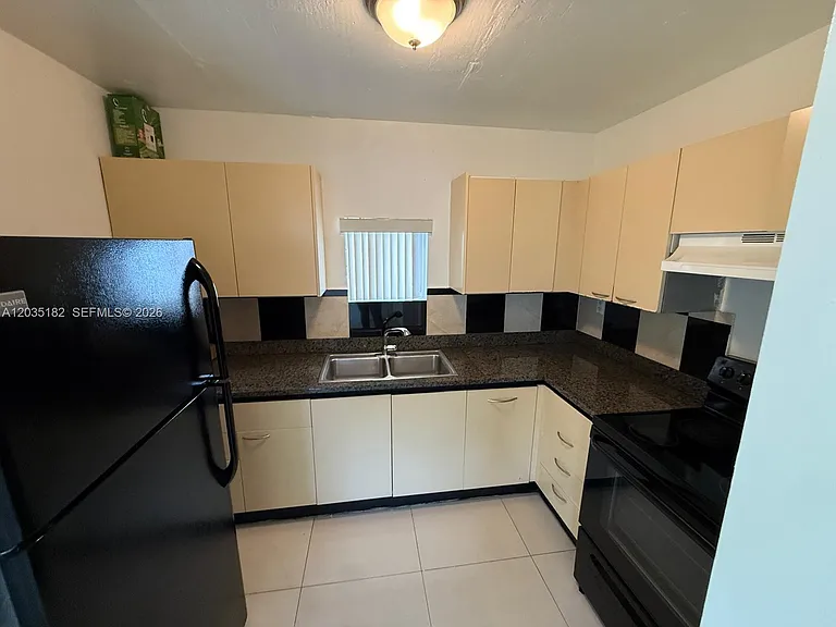 5611 W 25th Ct #10-A — Photo 9