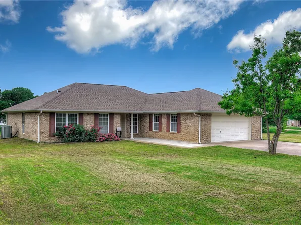 154 Seminole Trl, East Tawakoni, TX 75472