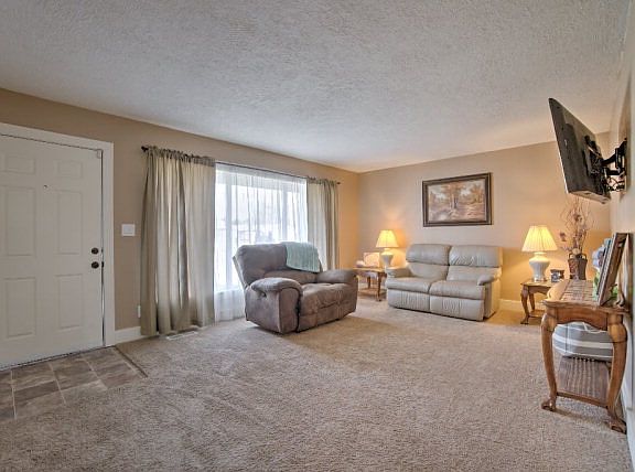 3rd image of 1265 Royal Ave