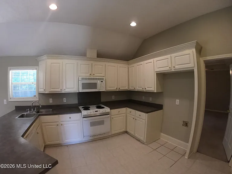 124 Hunters Row — Photo 21