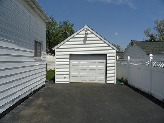 2nd image of 2239 E Williamson St