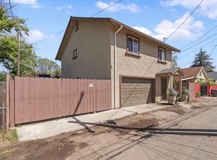 424 1/2 E Oak St, Lodi, CA 95240