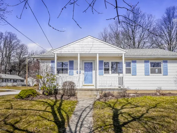 2305 Liberty Rd, Stow, OH 44224