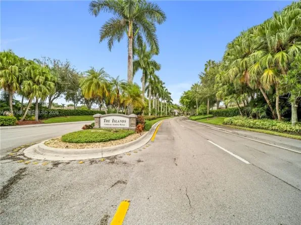1115 Camellia Cir, Fort Lauderdale, FL 33326