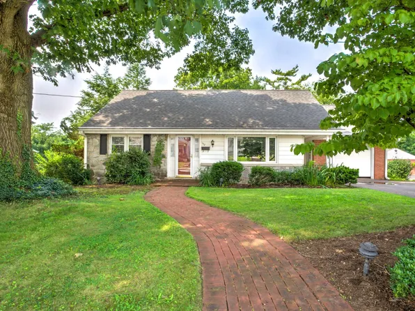 140 Martin Ave, Ephrata, PA 17522