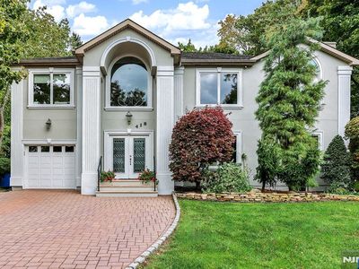 418 Bailey Rd, Paramus, NJ, 07652