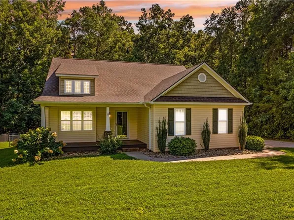 215 Meadow Lake Dr, Salisbury, NC 28146