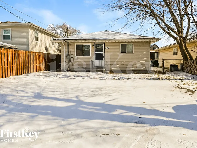 744 Newell Ave — Photo 14