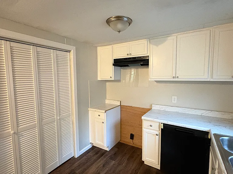 2816 Boyd St — Photo 6