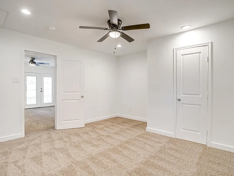 311 Byron St — Photo 10
