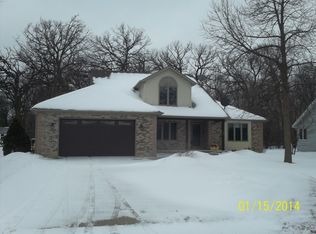 109 E Dells Rd, Silver Lake, WI 53170
