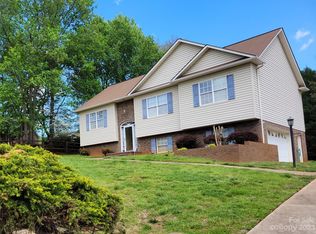 1553 Indian Springs Dr NW, Conover, NC 28613