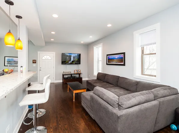 2225 W Rice St #1R, Chicago, IL 60622