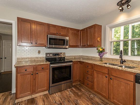 2nd image of 12231 S Wintergreen Dr