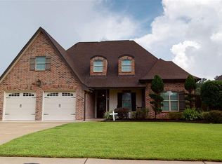 104 Gracie Ln, Lumberton, TX 77657