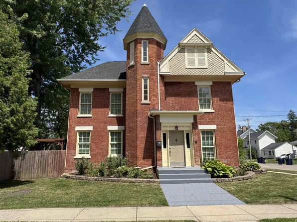 189 S High Street, Janesville, WI 53548