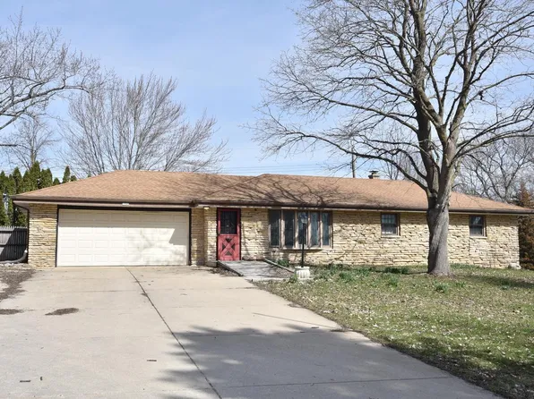 1240 Woodview DRIVE, Hubertus, WI 53033