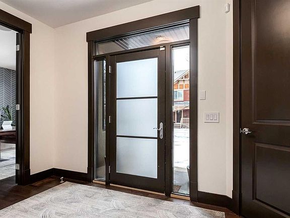 4th image of 18 Murmansk Way SW