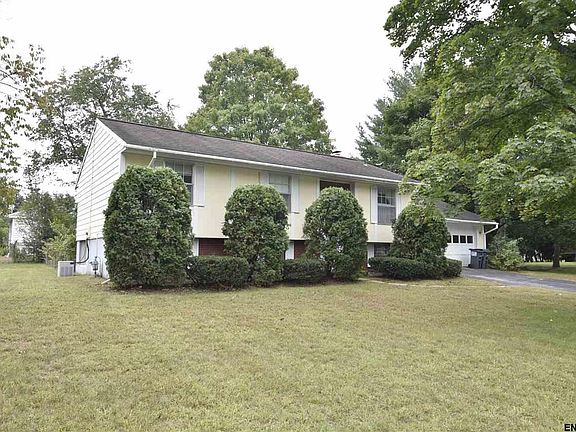 2nd image of 9 Glen Dr