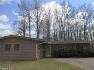 2037 Oakdale Dr NW, Warren, OH